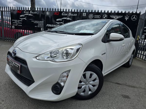 Toyota Aqua Hatchback, Petrol Hybrid, 2017, White