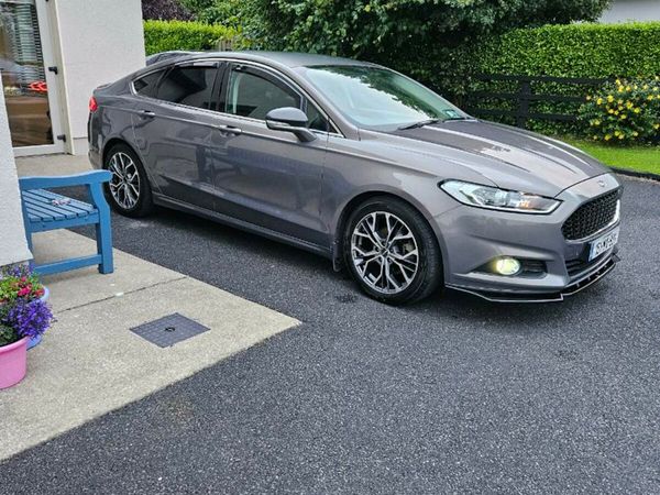 Ford Mondeo Hatchback, Diesel, 2015, Brown