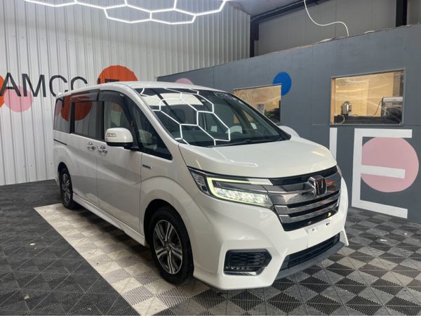 Honda Stepwagon MPV, Petrol Hybrid, 2019, White