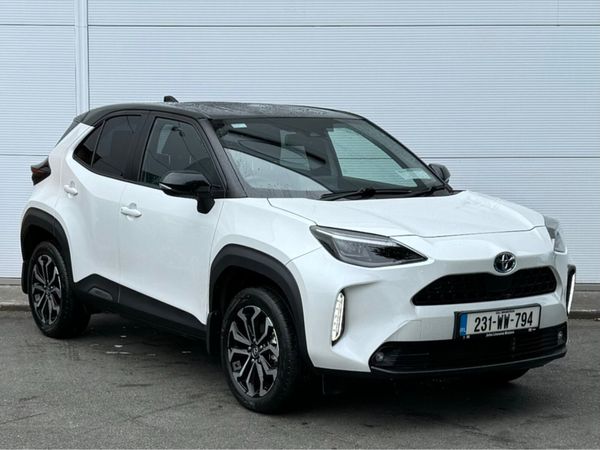 Toyota Yaris Hatchback, Petrol Hybrid, 2023, White
