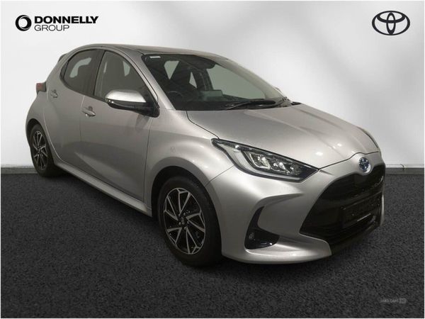 Toyota Yaris , Hybrid, 2022, Silver