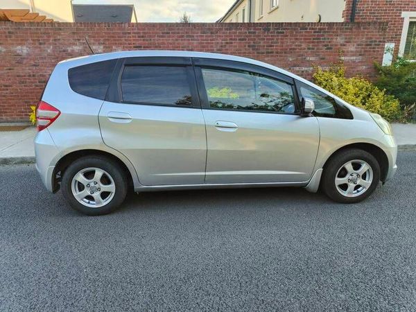 Honda Fit Hatchback, Petrol, 2008, Silver