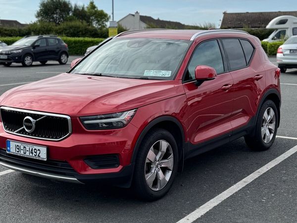Volvo XC40 Estate/Jeep, Petrol, 2019, Orange