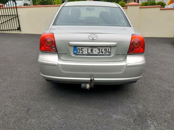 Toyota Avensis Saloon, Petrol, 2005, Silver