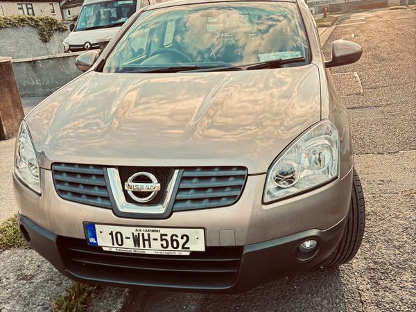 Nissan Qashqai Hatchback, Diesel, 2010, Brown