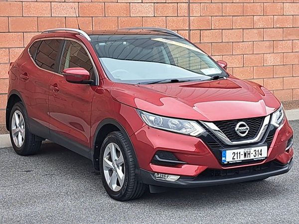 Nissan Qashqai SUV, Petrol, 2021, Red
