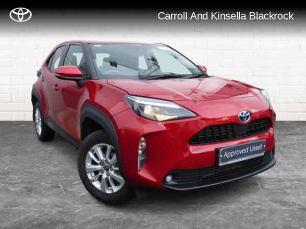 Toyota Yaris Cross Hatchback, Petrol Hybrid, 2022, Red