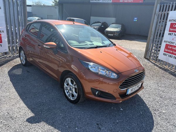 Ford Fiesta Hatchback, Petrol, 2014, Gold