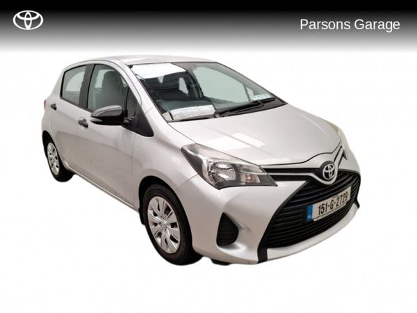 Toyota Yaris Hatchback, Petrol, 2015, Silver