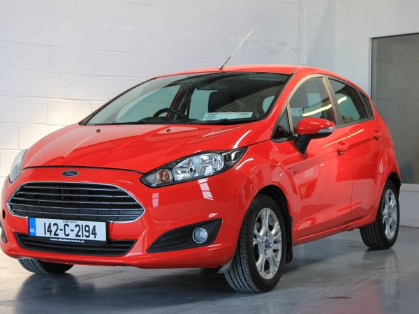 Ford Fiesta Hatchback, Petrol, 2014, Red