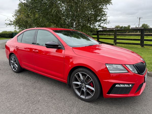Skoda Octavia Saloon, Diesel, 2019, Red