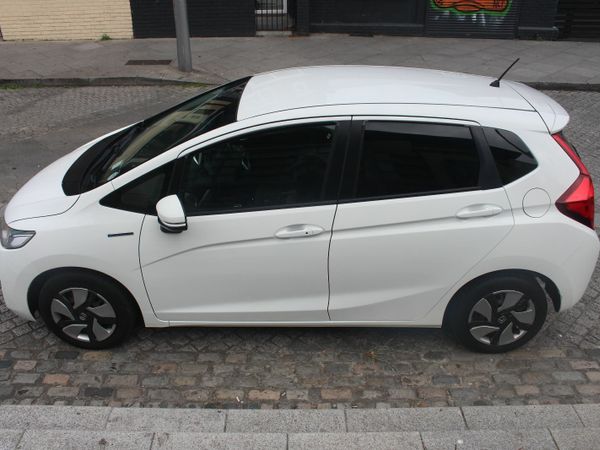 Honda Fit Hatchback, Petrol Hybrid, 2014, White