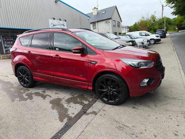 Ford Kuga SUV, Diesel, 2018, Red