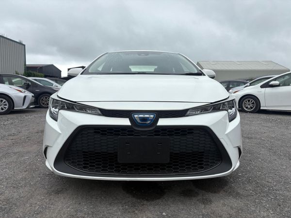 Toyota Corolla Saloon, Hybrid, 2020, White