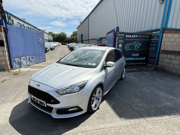 Ford Focus Hatchback, Diesel, 2015, Silver