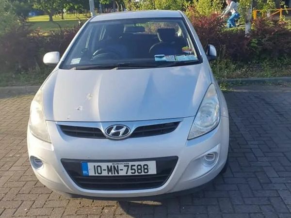 Hyundai i20 Hatchback, Diesel, 2010, Silver