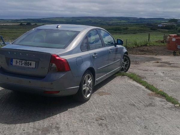 Volvo S40 Saloon, Diesel, 2011, Blue