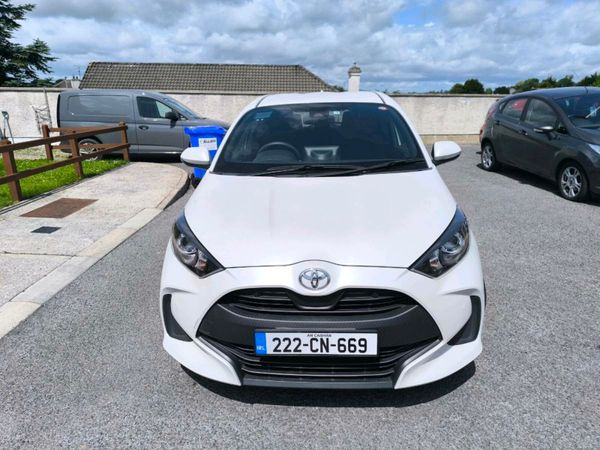 Toyota Yaris Hatchback, Petrol, 2022, White