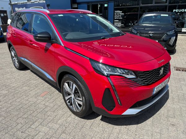 Peugeot 5008 MPV, Diesel, 2022, Red