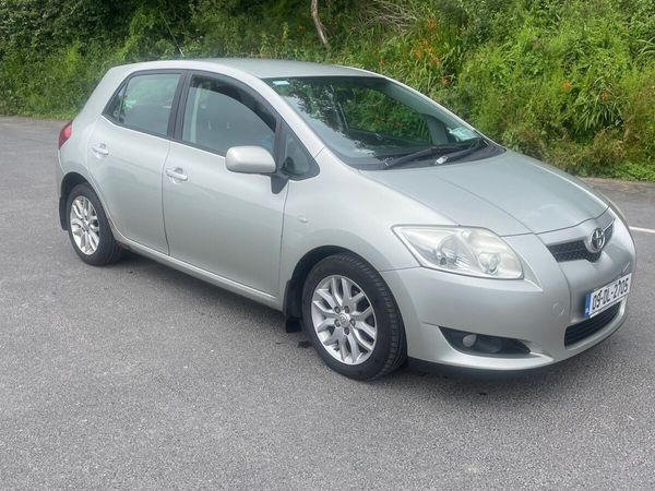 Toyota Auris Hatchback, Diesel, 2009, Silver
