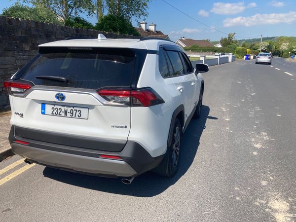 Toyota RAV4 SUV, Petrol Hybrid, 2023, White