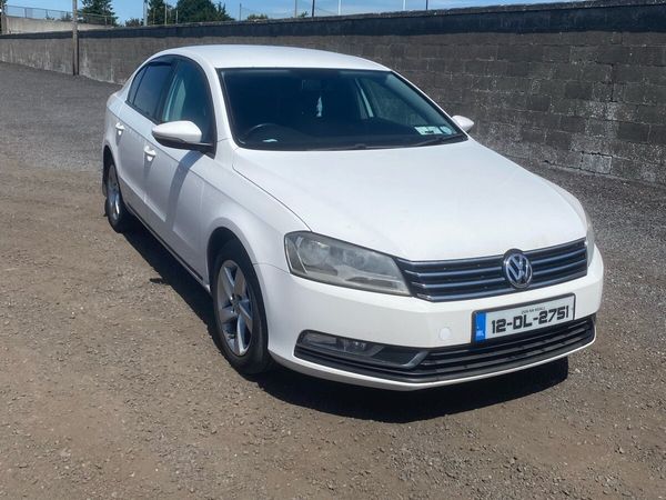 Volkswagen Passat Saloon, Diesel, 2012, White
