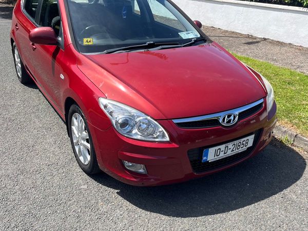 Hyundai i30 Hatchback, Diesel, 2010, Red