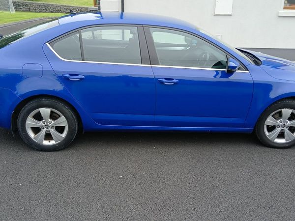 Skoda Octavia Hatchback, Diesel, 2019, Blue