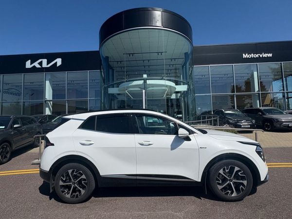 Kia Sportage MPV, Diesel, 2022, White