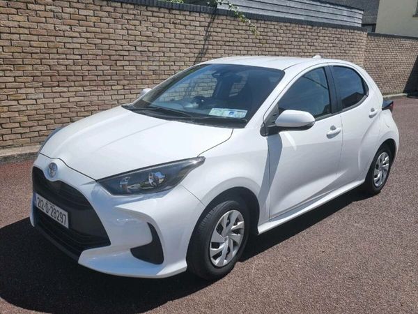 Toyota Yaris Hatchback, Petrol, 2021, White