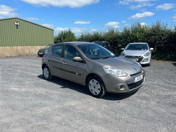 Renault Clio Hatchback, Ethanol Petrol, 2011, Gold