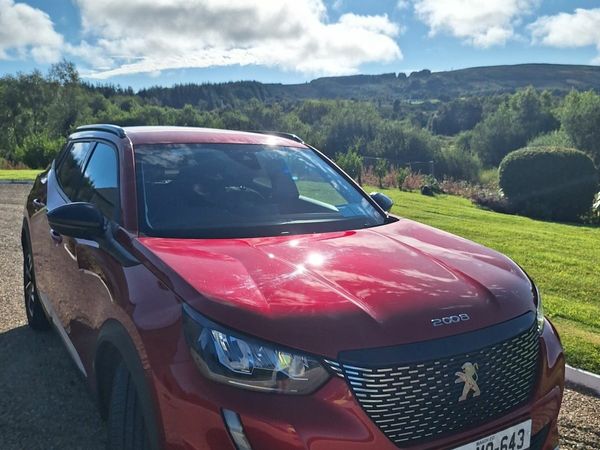 Peugeot 2008 MPV, Diesel, 2022, Red