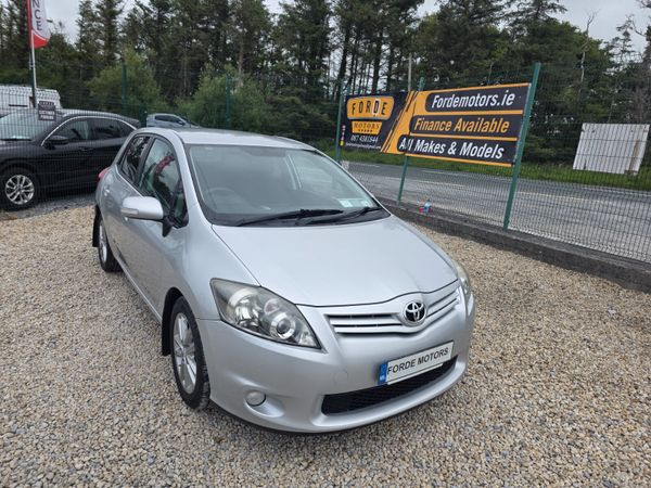 Toyota Auris Hatchback, Diesel, 2011, Silver