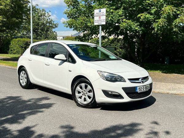 Opel Astra Hatchback, Diesel, 2015, White