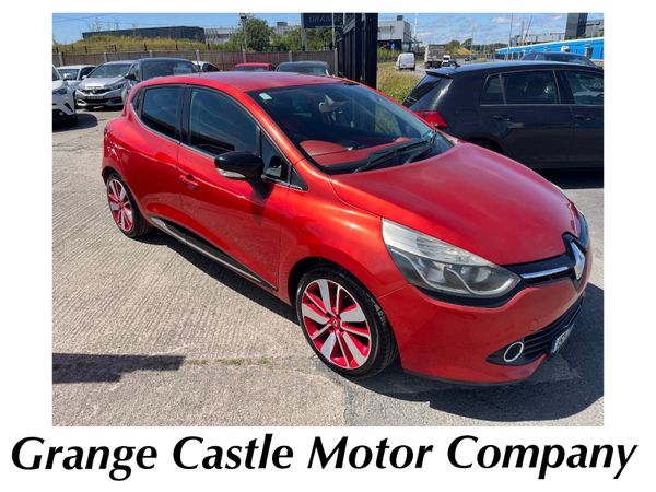 Renault Clio Hatchback, Petrol, 2015, Red