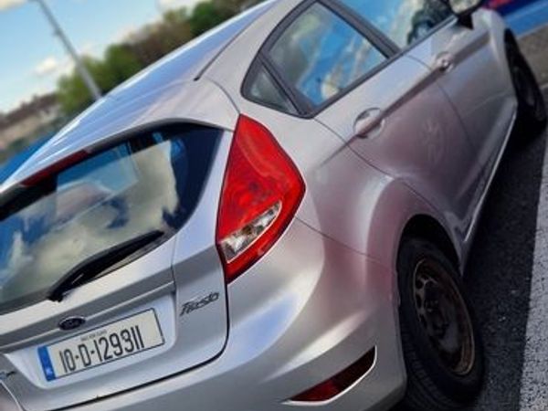 Ford Fiesta Hatchback, Diesel, 2010, Silver