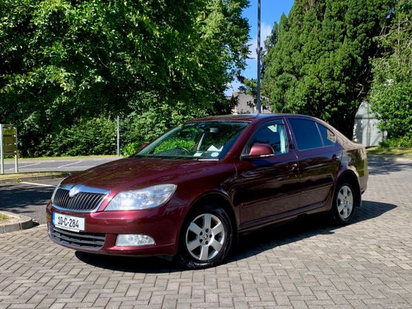 Skoda Octavia Hatchback, Diesel, 2010, Red