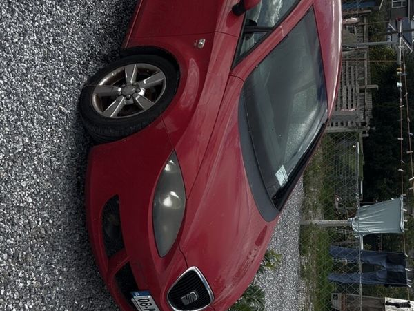 SEAT Leon Hatchback, Petrol, 2008, Red