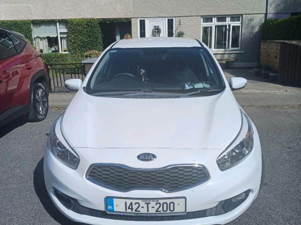 Kia Ceed Hatchback, Diesel, 2014, White