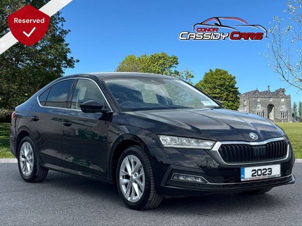 Skoda Octavia Hatchback, Diesel, 2023, Black