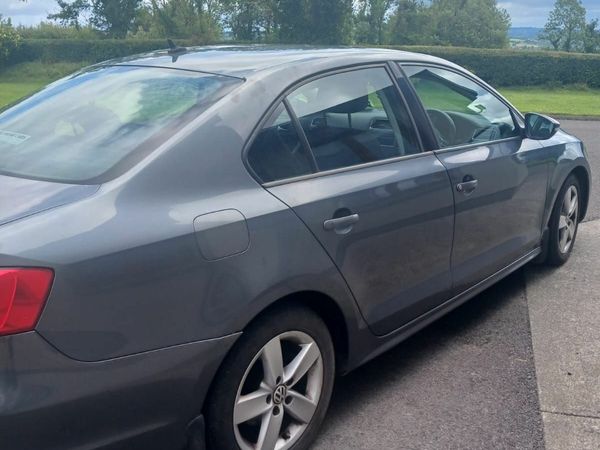 Volkswagen Jetta Saloon, Diesel, 2012, Grey