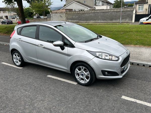 Ford Fiesta Hatchback, Petrol, 2017, Grey