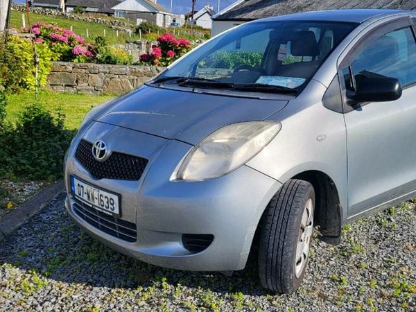 Toyota Yaris Hatchback, Petrol, 2007, Silver