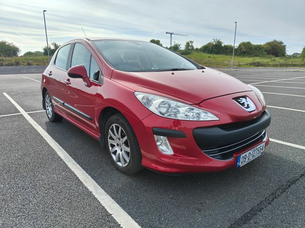 Peugeot 308 Hatchback, Petrol, 2009, Red