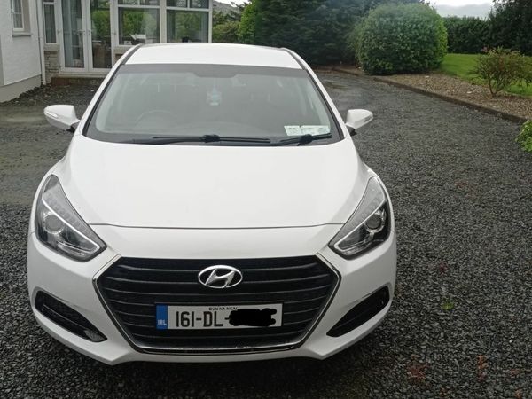 Hyundai i40 Saloon, Diesel, 2016, White