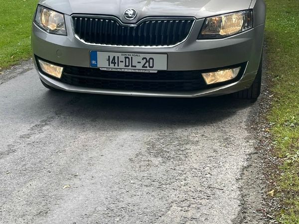 Skoda Octavia Saloon, Diesel, 2014, Beige