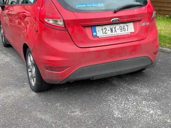 Ford Fiesta Hatchback, Diesel, 2012, Red
