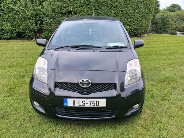 Toyota Yaris Hatchback, Petrol, 2011, Black