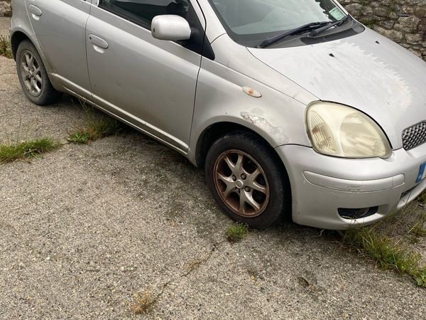 Toyota Yaris Hatchback, Petrol, 2005, Silver