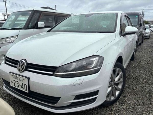 Volkswagen Golf Hatchback, Petrol, 2017, White
